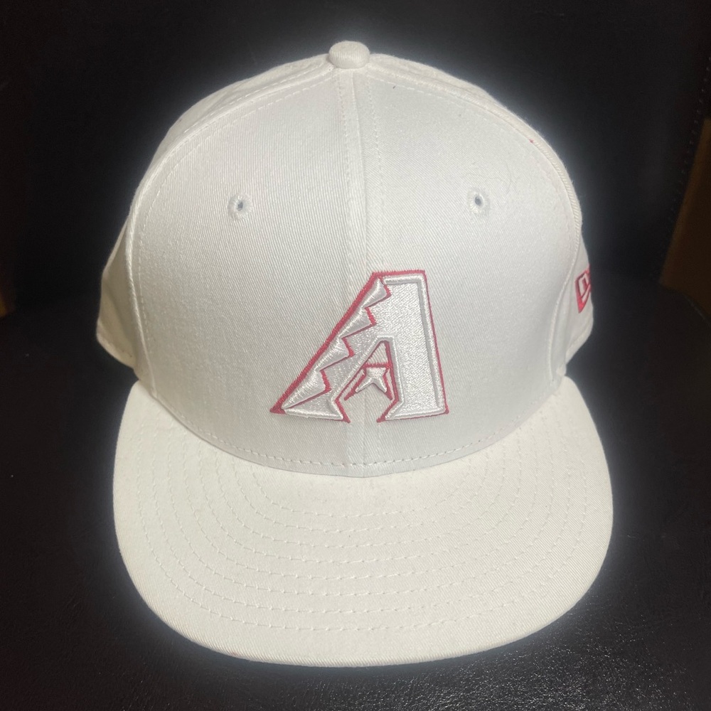 New Era Arizona Diamondbacks White Cap with Red Accents; Size 7 1/4